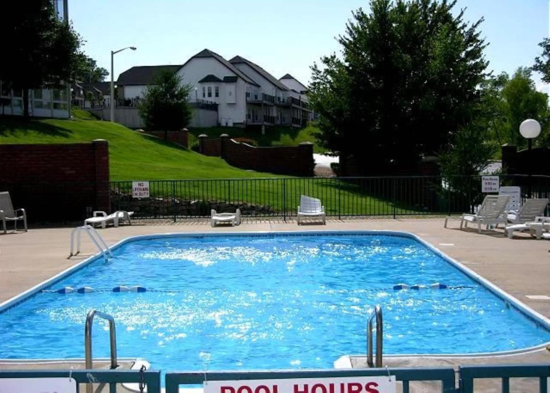 Penthouse Thousand Hills Golf Front Condo With Pool Close To 76 And Sleeps 8 Branson Exterior foto